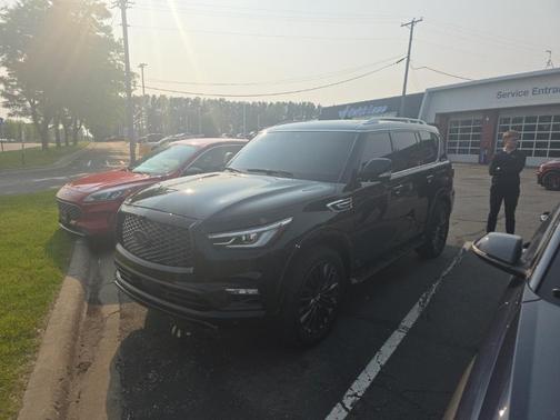 2023 INFINITI QX80 SENSORY
