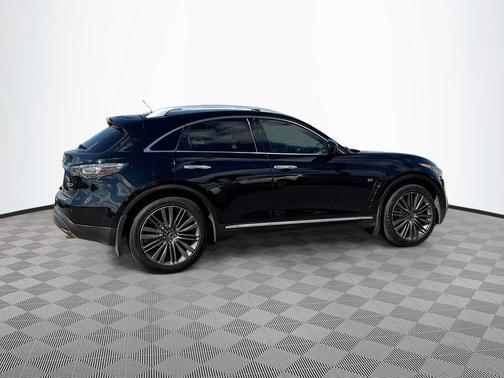2017 INFINITI QX70 Base