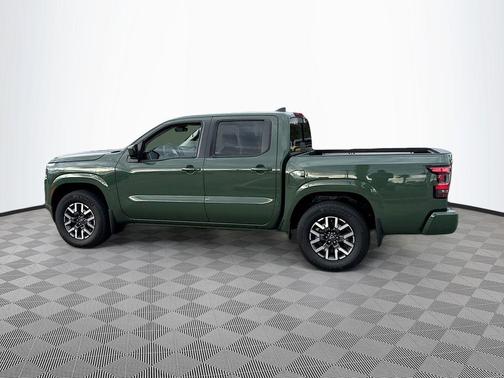 2024 Nissan Frontier SL