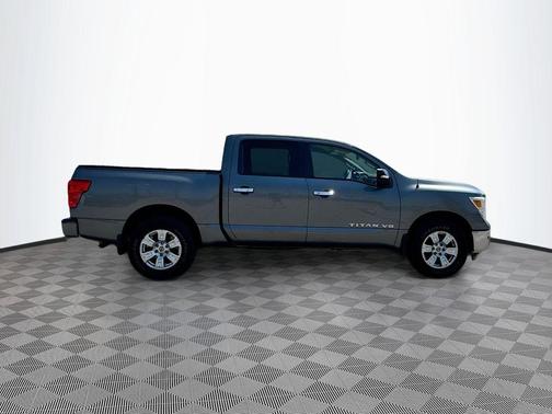 2018 Nissan Titan SV