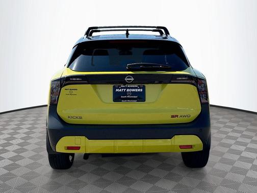 2026 Nissan Kicks SR