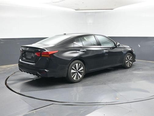 2022 Nissan Altima 2.5 SL