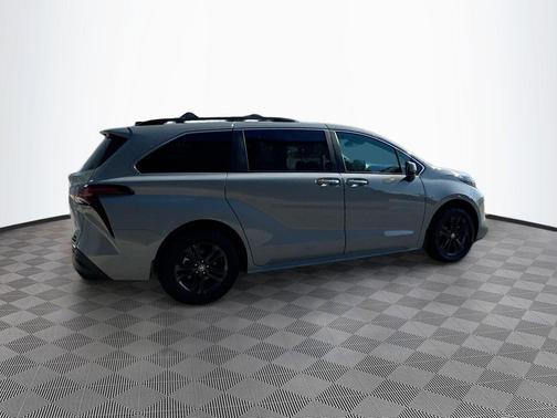 2024 Toyota Sienna Woodland Edition