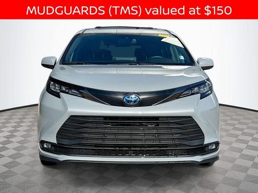 2024 Toyota Sienna Woodland Edition