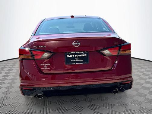2025 Nissan Altima SR