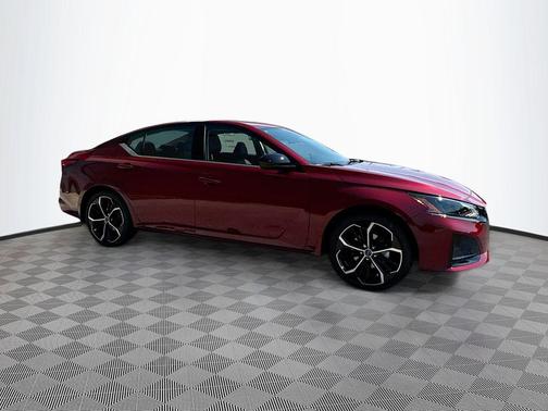 2025 Nissan Altima SR