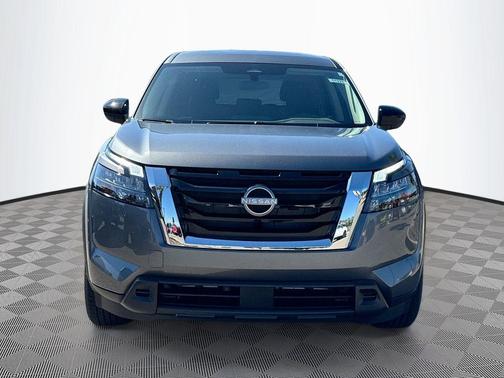 2025 Nissan Pathfinder S