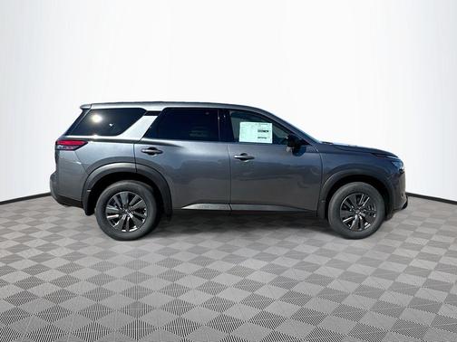 2025 Nissan Pathfinder S