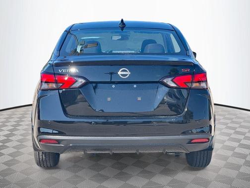 2025 Nissan Versa 1.6 SR