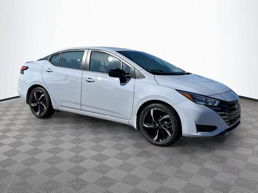 2025 Nissan Versa 1.6 SR