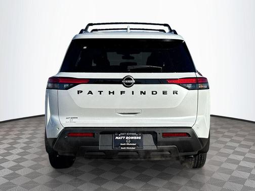 2025 Nissan Pathfinder SV