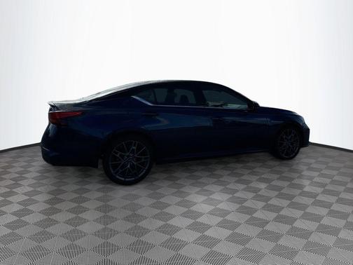 2023 Nissan Altima 2.0 SR