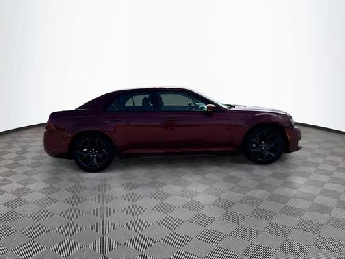 2022 Chrysler 300 Touring L