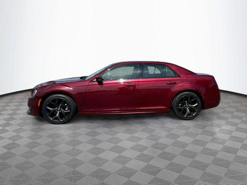 2022 Chrysler 300 Touring L