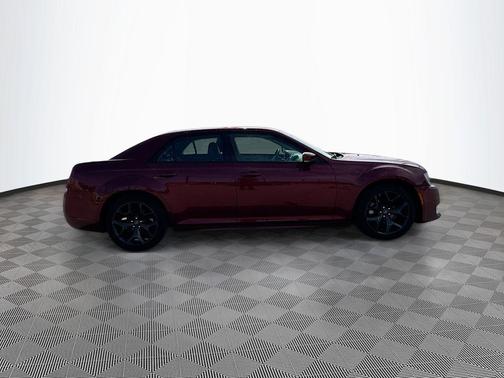 2022 Chrysler 300 Touring L