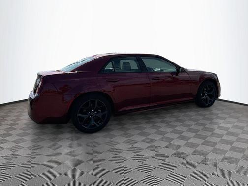 2022 Chrysler 300 Touring L