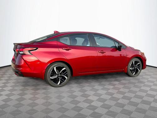 2025 Nissan Versa 1.6 SR