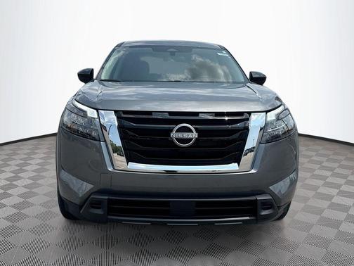 2025 Nissan Pathfinder S