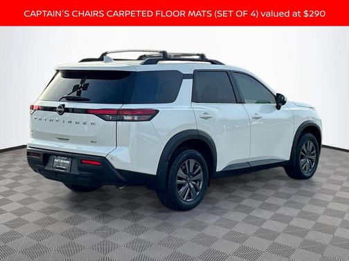 2024 Nissan Pathfinder SV