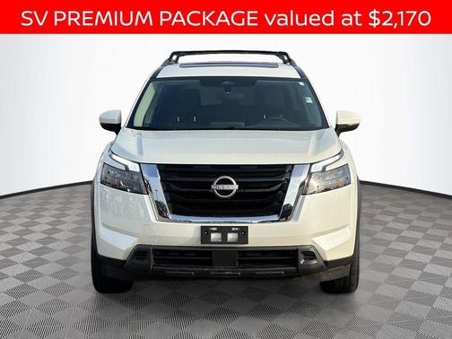 2024 Nissan Pathfinder SV