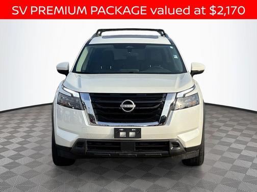 2024 Nissan Pathfinder SV