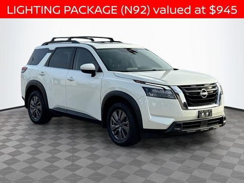 2024 Nissan Pathfinder SV
