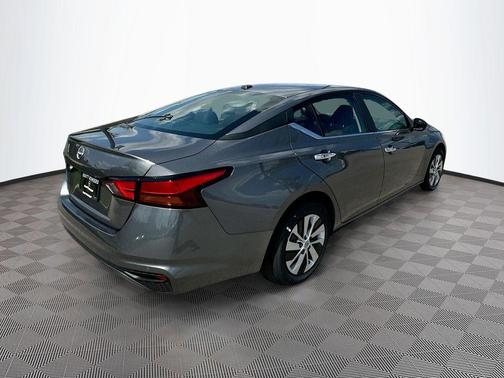 2025 Nissan Altima S