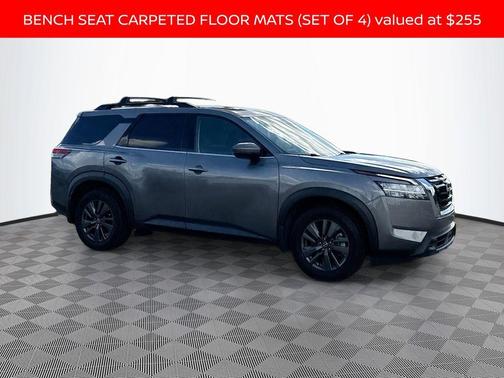 2022 Nissan Pathfinder SV