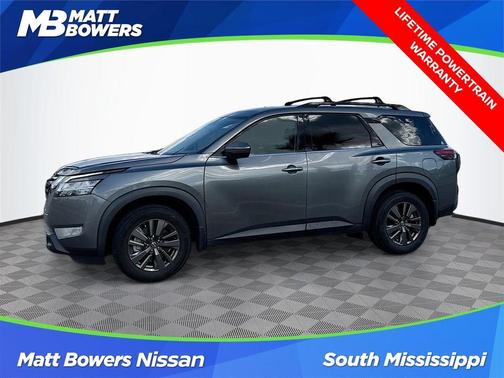 2022 Nissan Pathfinder SV