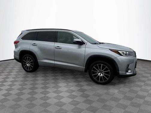 2018 Toyota Highlander SE