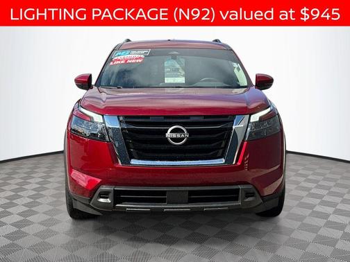 2024 Nissan Pathfinder SV
