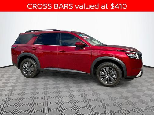 2024 Nissan Pathfinder SV