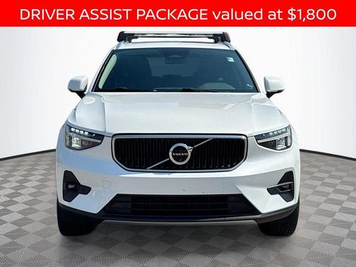 2023 Volvo XC40 B4 Plus Bright Theme