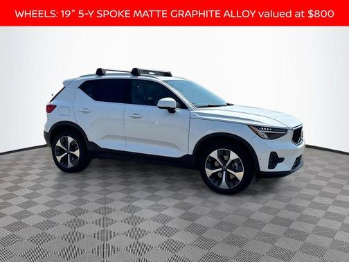 2023 Volvo XC40 B4 Plus Bright Theme