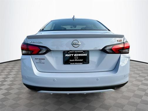 2024 Nissan Versa 1.6 SR