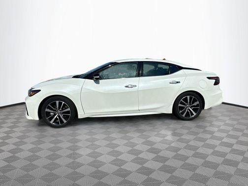 2023 Nissan Maxima SV