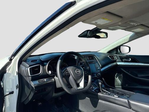 2023 Nissan Maxima SV