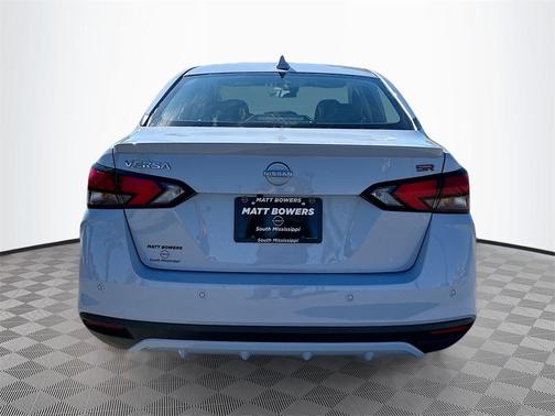 2025 Nissan Versa 1.6 SR
