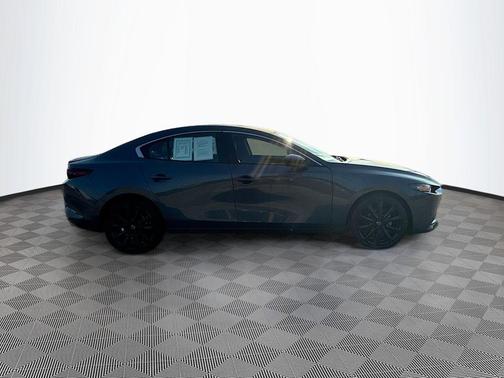 2023 Mazda Mazda3 2.5 S Carbon Edition