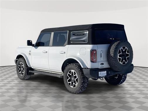 OXFORD WHITE 2021 Ford Bronco OUTER BANKS