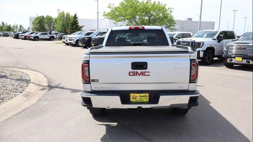 Quicksilver Metallic 2017 GMC Sierra 1500 SLT