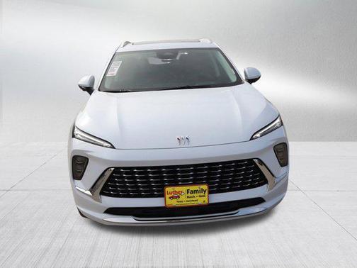 Iridescent White Tricoat 2026 Buick Envision Avenir AWD