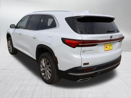 Iridescent White Tricoat 2026 Buick Enclave Preferred FWD