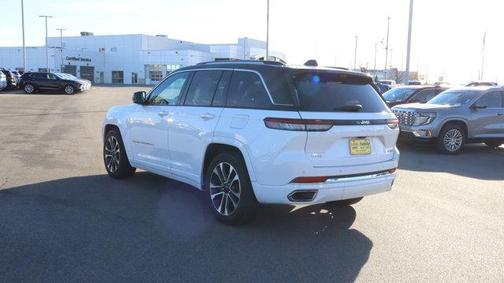 2022 Jeep Grand Cherokee Overland