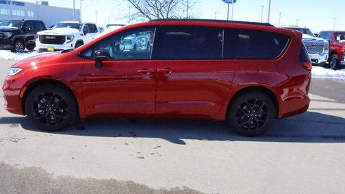 Red Hot Pearlcoat 2025 Chrysler Pacifica Limited