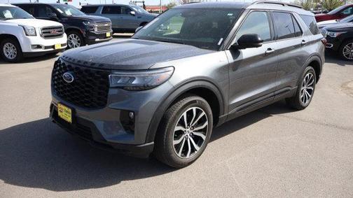 Carbonized Gray Metallic 2025 Ford Explorer ST-Line
