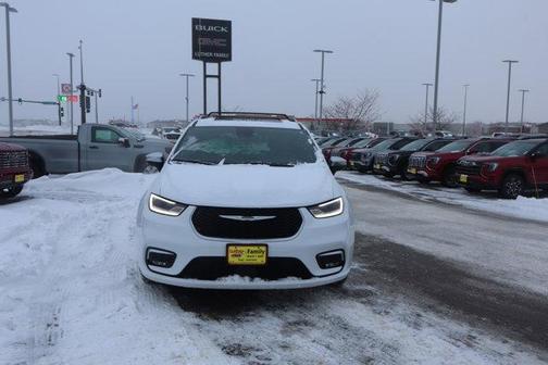 2023 Chrysler Pacifica L