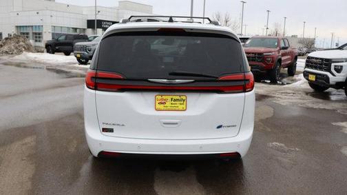 2023 Chrysler Pacifica L