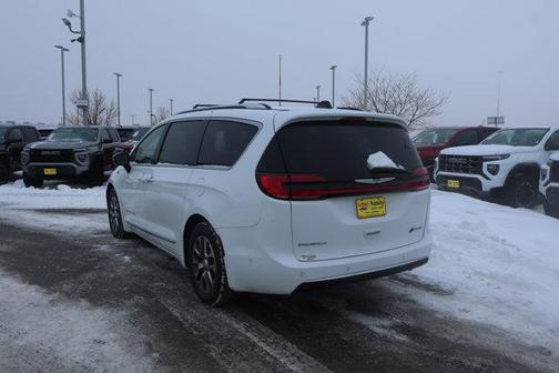 2023 Chrysler Pacifica L