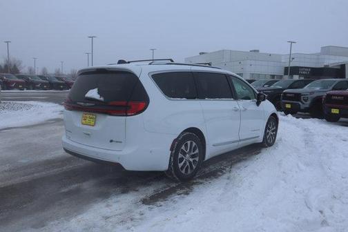 2023 Chrysler Pacifica L